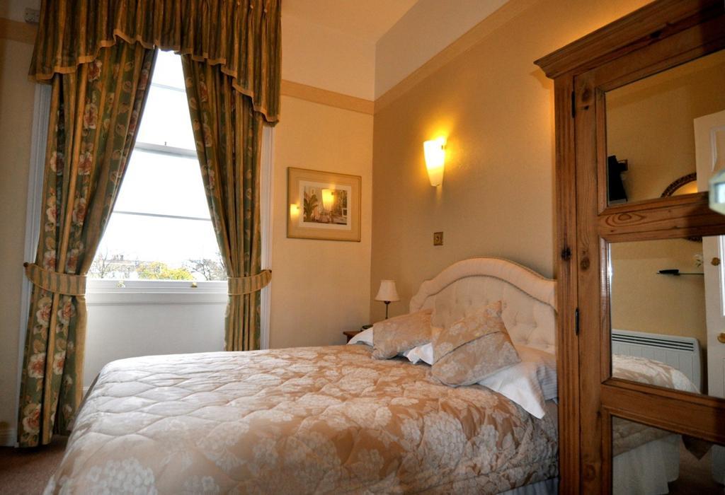 كيلتنهام Willoughby House Hotel & Apartments الغرفة الصورة
